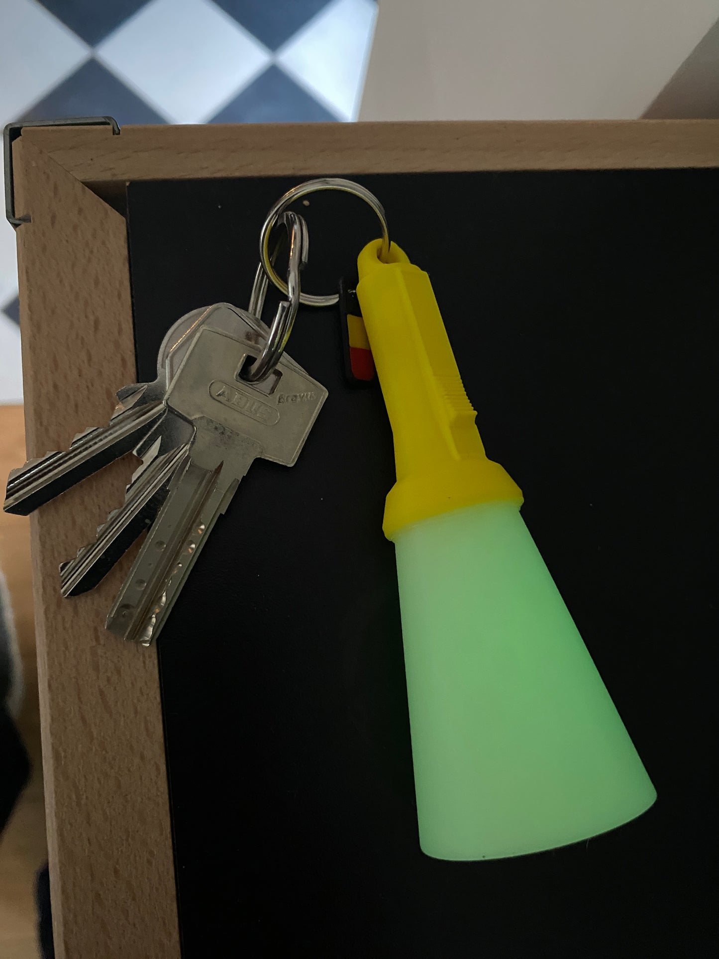 Torch03 - Large phosphorescent key ring